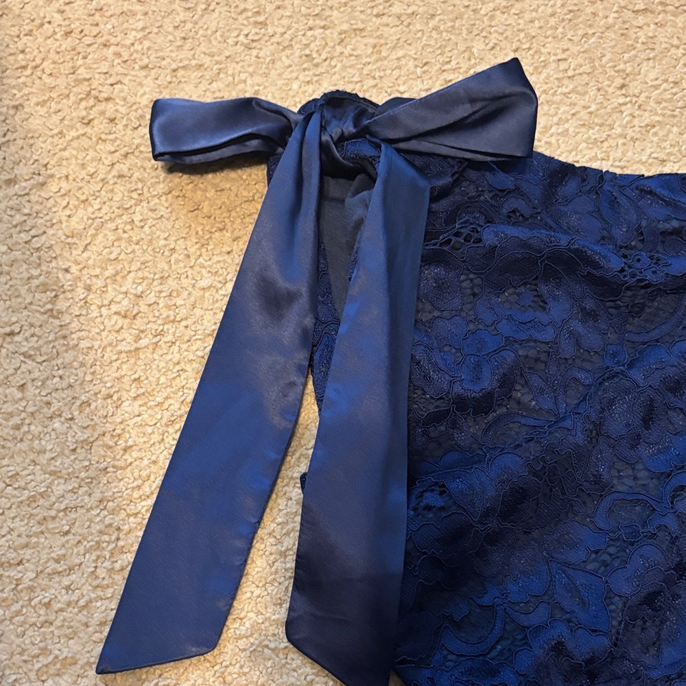 NWOT Sam Edelman Navy Blue One-Shoulder Lace Sheath Dress Size 2 - Picture 5 of 9